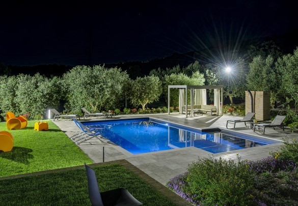 The swimming pool in the evening lights - Villino Le Moie