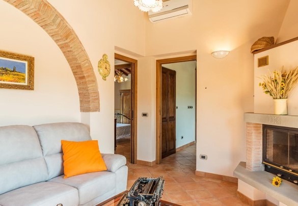 The sitting room communicating with the kitchen and the sleeping area – Vinciluna 4