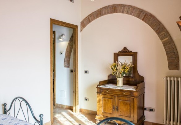 Twin bedroom n.1 with joinable beds, with adjacent bathroom with shower – Vinciluna 4