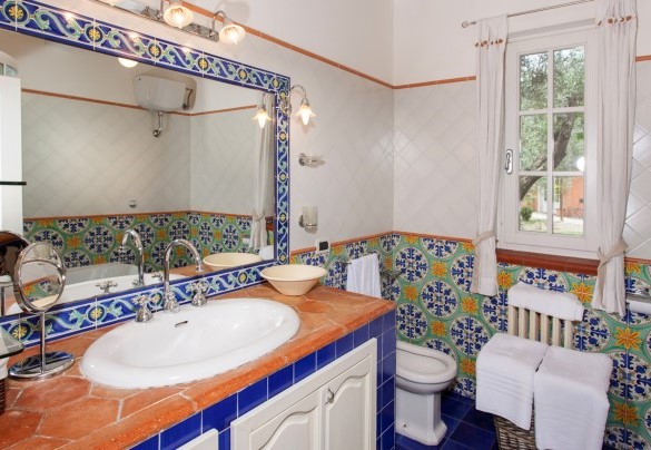 Bagno con doccia n.1 al piano terra – Virginia 