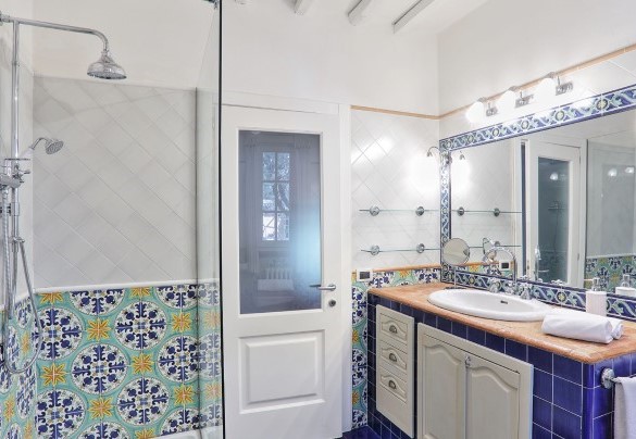 Bagno con doccia n.1 al piano terra – Virginia 