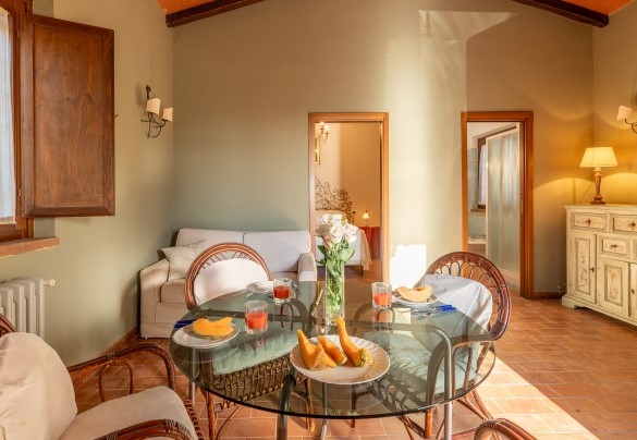Salotto con aria condizionata e kitchenette nell’ANNESSO - Vista del Lago