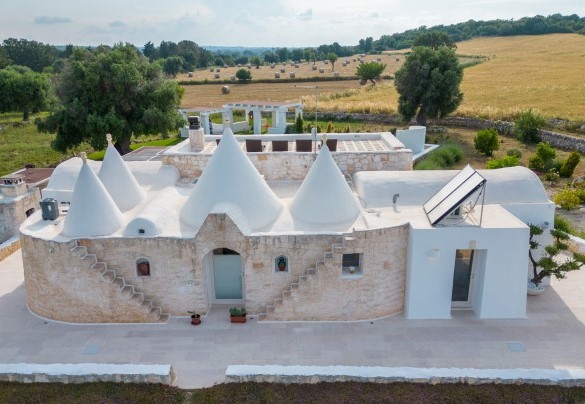 Vista dall’alto della villa nella campagna della Valle d’Itria - White Stone House
