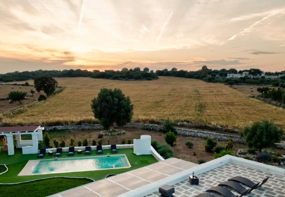  Il giardino si sviluppa per circa 6.000 mq con area jogging – White Stone House